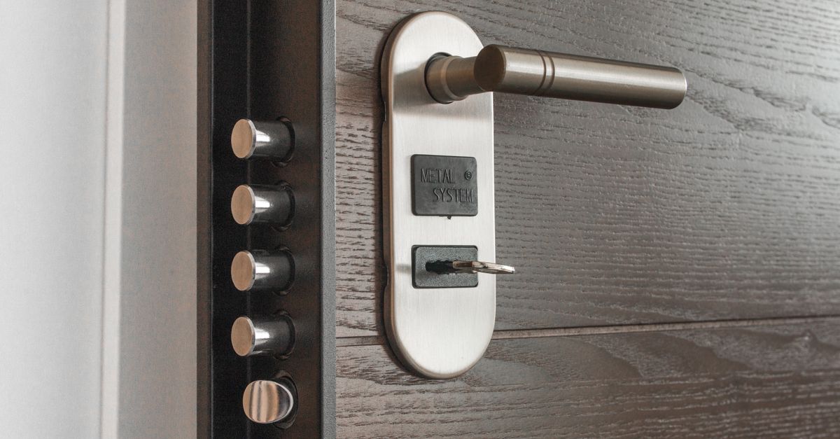 locksmith service technician — Rapid Locksmith